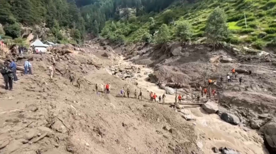 Үндістандағы тасқыннан 90 адам опат болды