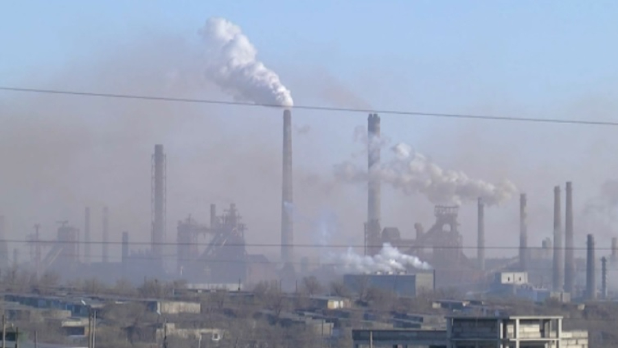 60% выбросов в атмосферу приходится на промышленные гиганты