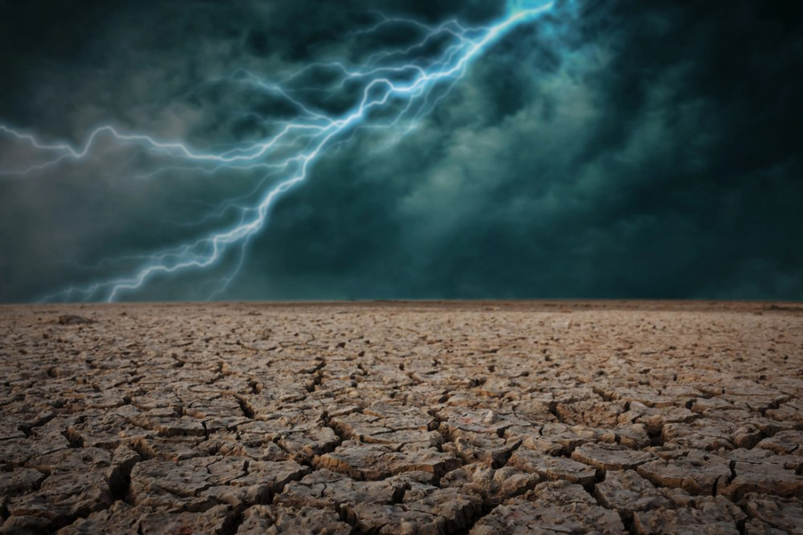 Штормовое предупреждение объявлено на большей части Казахстана