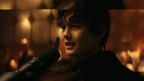 Әншілер «Анашым» әніне жаңа тыныс сыйлады