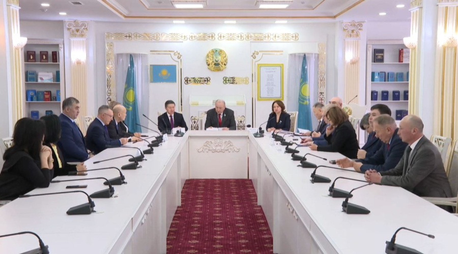 Жаңа Конституция жобасы қоғам назарындағы басты тақырыпқа айналды