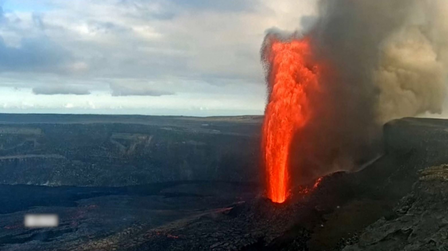 Гавай аралдарында жанартау қайта атқылады