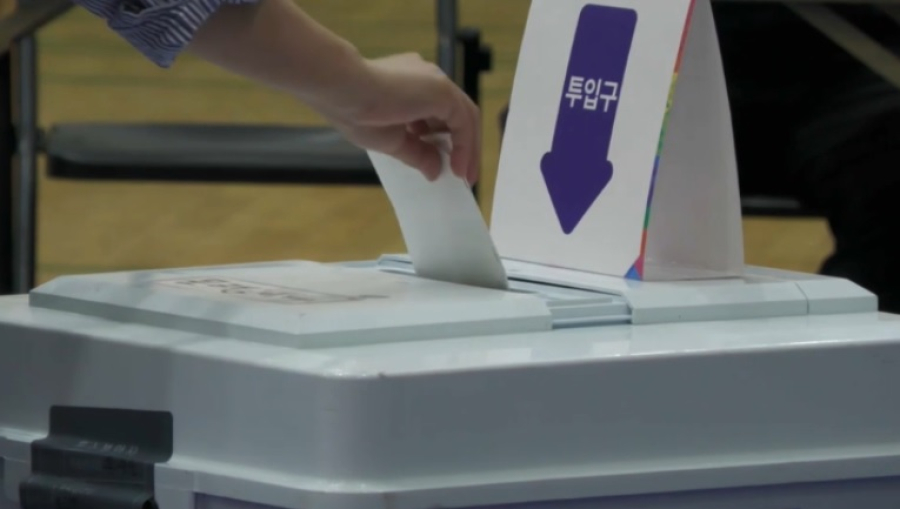 На президентских выборах в Южной Корее лидирует оппозиционер