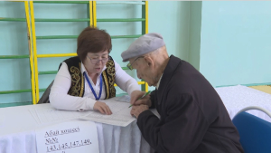 101-летний ветеран в Таразе отдал свой голос на выборах