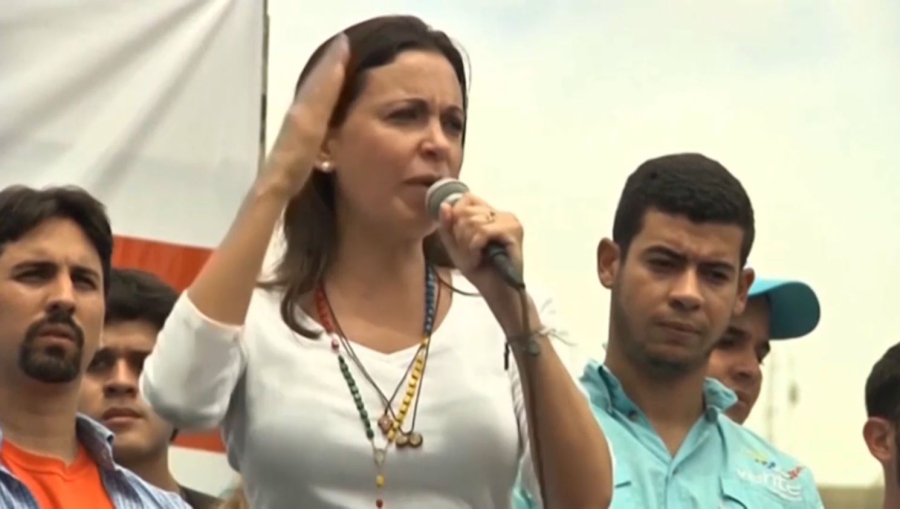 Венесуэланың оппозиция өкілі өзінің Нобель сыйлығын Трампқа берді