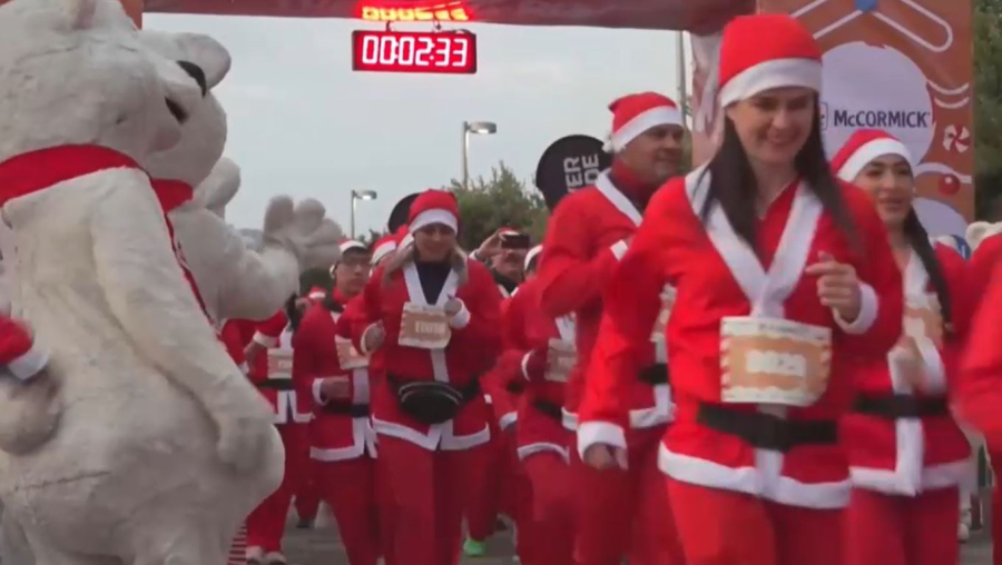 Массовый забег Санта-Клаусов прошел в Мексике