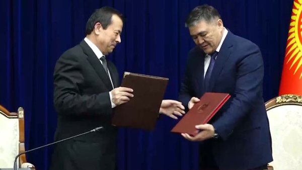 Кыргызстан и Таджикистан подписали историческое соглашение о границе