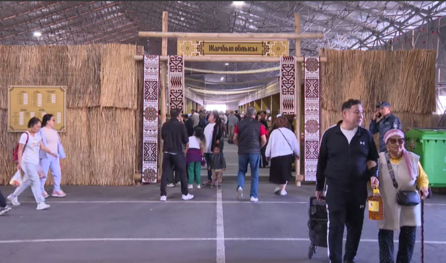 Елордада Жамбыл облысының ауылшаруашылық жәрмеңкесі өтіп жатыр