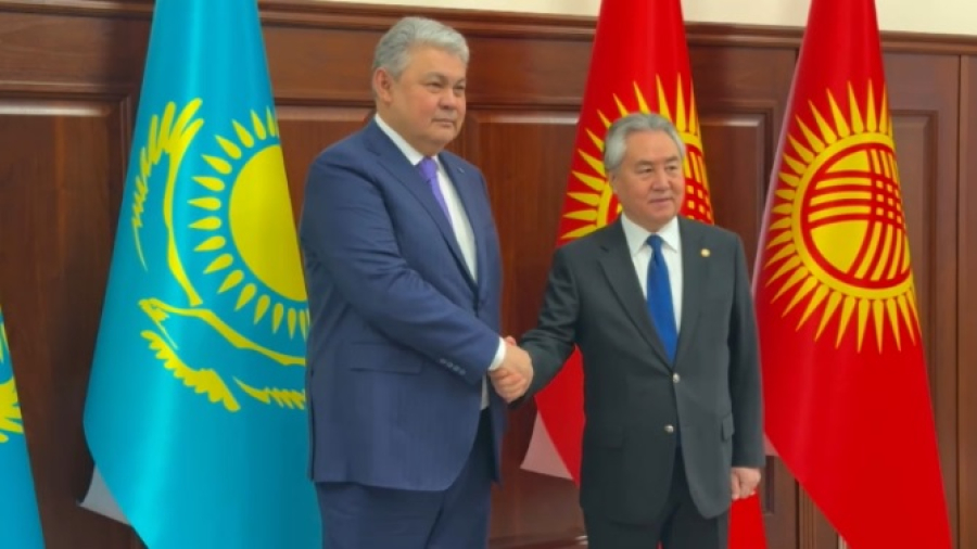 Казахстан и Кыргызстан намерены увеличить товарооборот до $3 млрд