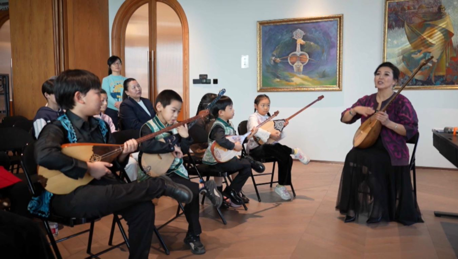 Қытайда қазақтың ұлттық өнері дәріптелді