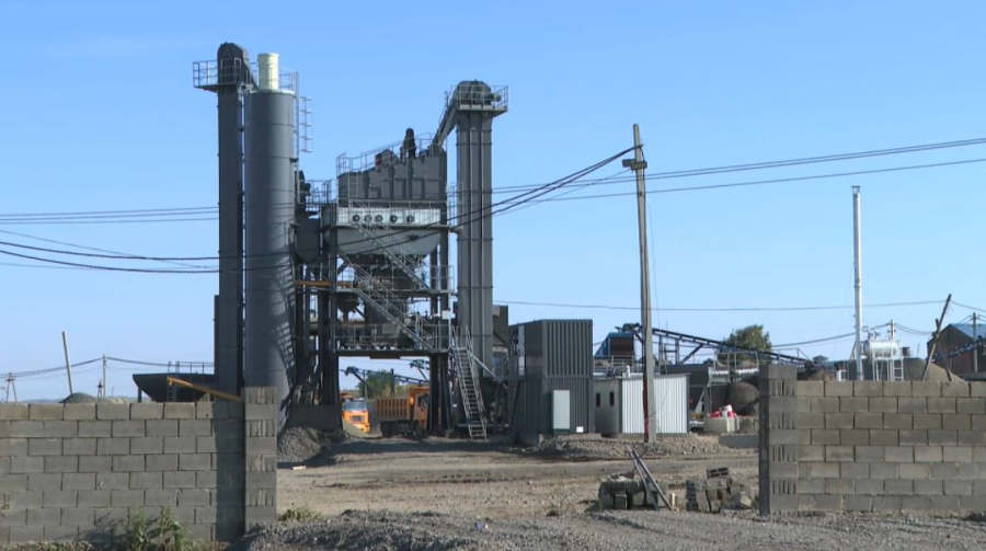 Жители Новоявленки в ВКО жалуются на асфальтобетонный завод