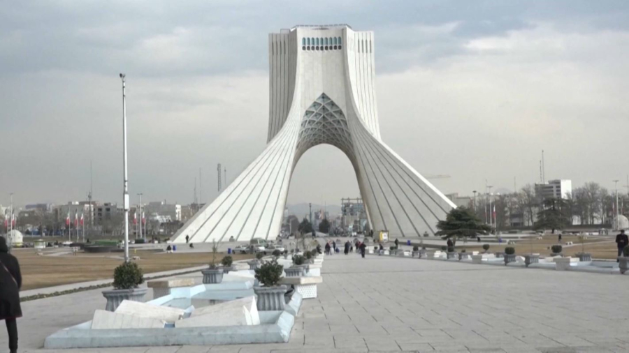 Иранға әскери қысым күшейді