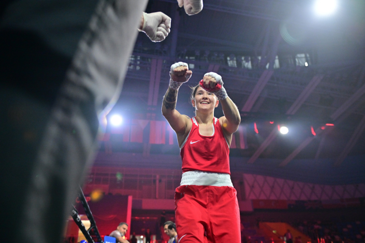 Назым Кызайбай завоевала золото на этапе Кубка мира по боксу в Астане