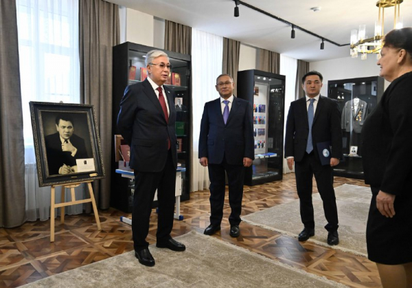 Президент Үштөбедегі Кемел Тоқаев атындағы орта мектепке барды