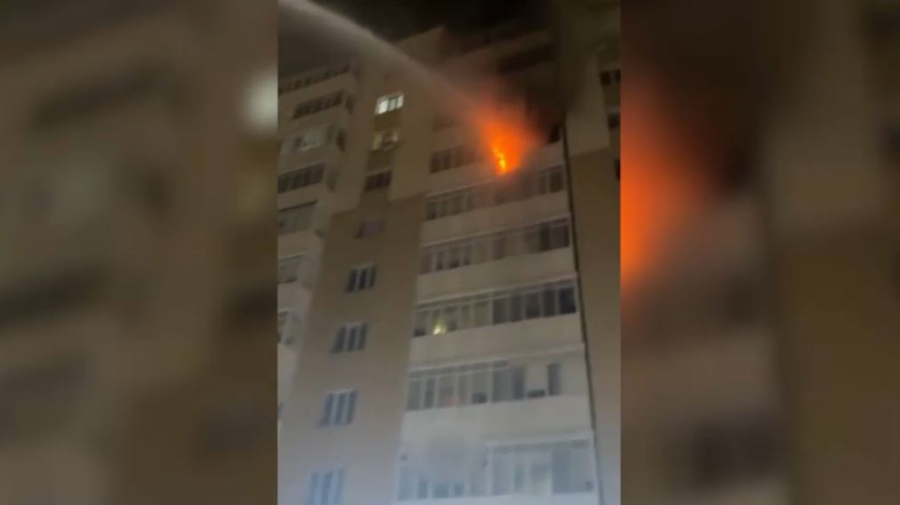 Столичные огнеборцы ликвидировали возгорание в жилом комплексе