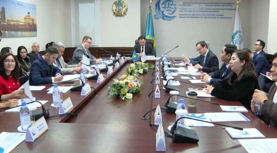 Международные эксперты обсудили новую конституционную модель