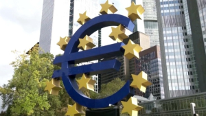 Значительное падение курса евро предрекают аналитики