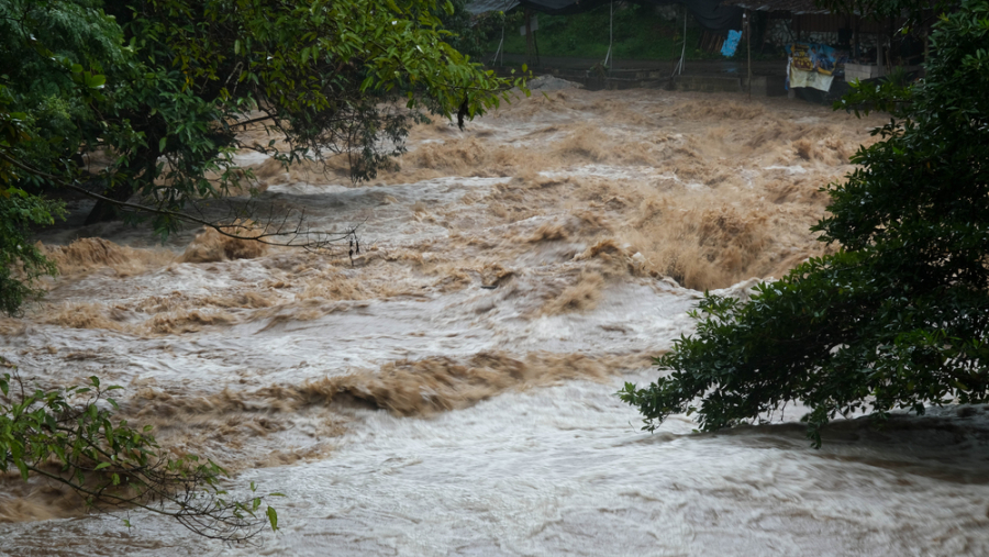 12 туристов погибли из-за наводнения в Китае