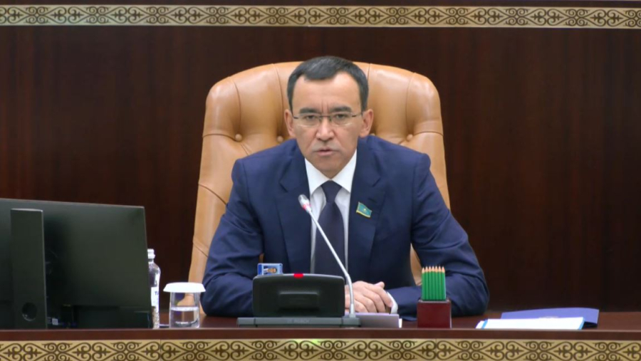 Азаматтардың борыштық жүктемесін азайтатын заңға түзетулер енгізілді