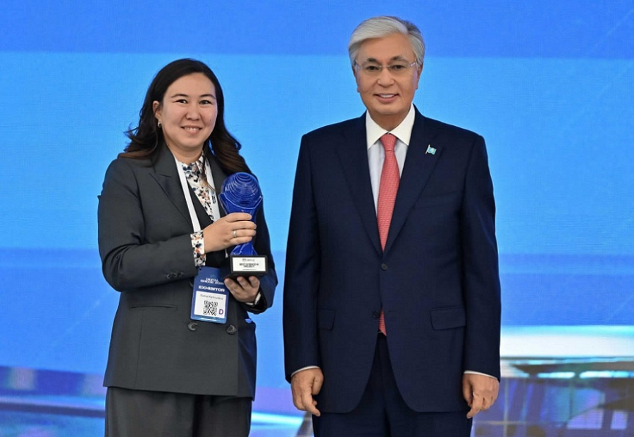 Президент наградил победителей конкурса AI SANA Generative Nation