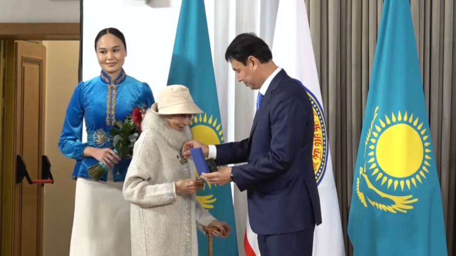 Республика күніне орай Алматыда мемлекеттік наградалар табысталды