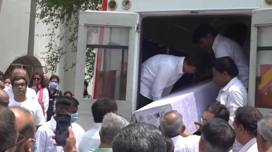 Опознаны останки 47 жертв авиакатастрофы в Индии