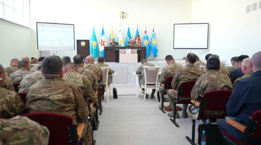 Приоритетные задачи развития войск определили в Минобороне РК