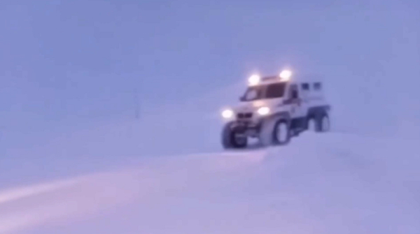 Қар құрсауында қалған 27 жолаушы құтқарылды