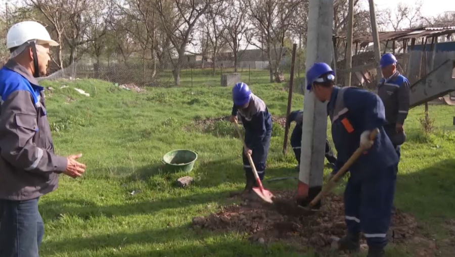 Леңгірлік энергетика саласының ардагері жастарға білгенін үйретіп жүр