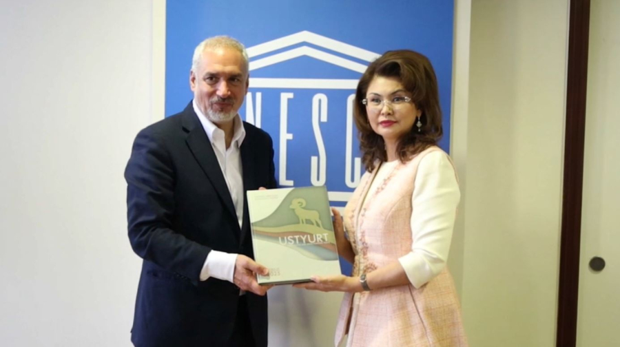 А. Балаева «Үстірт» құжаттамасын ЮНЕСКО-ға табыс етті