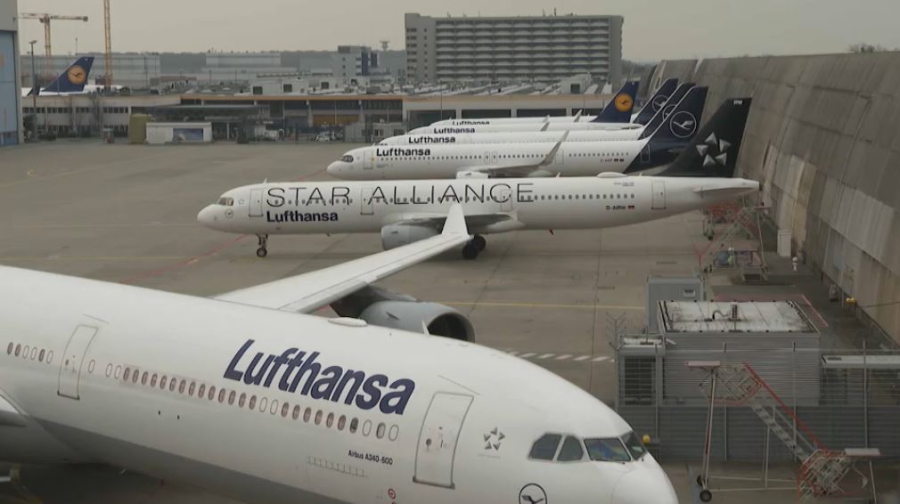 Пилоты авиакомпаний бастуют в Германии