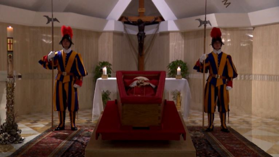 Папа Римский впервые за 100 лет будет похоронен за пределами Ватикана