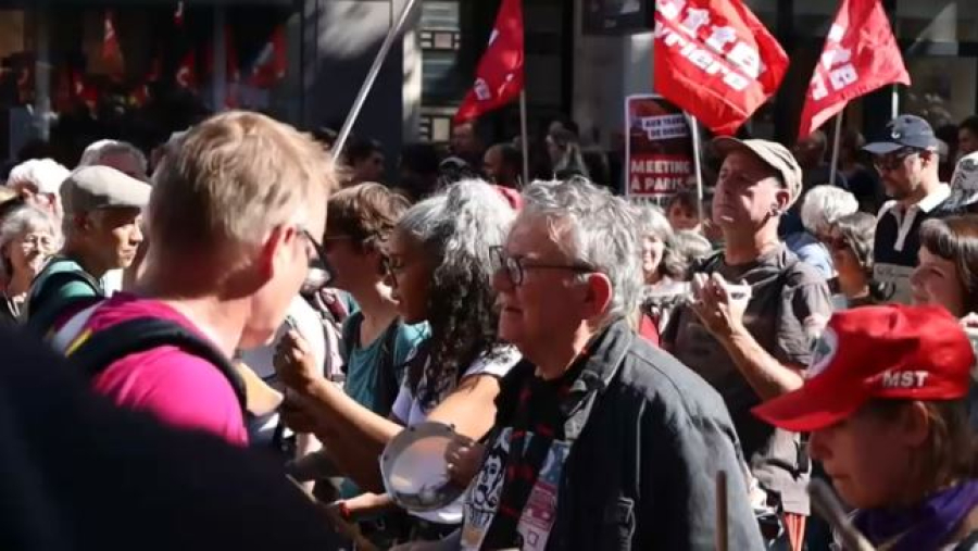 Франция на грани роспуска парламента