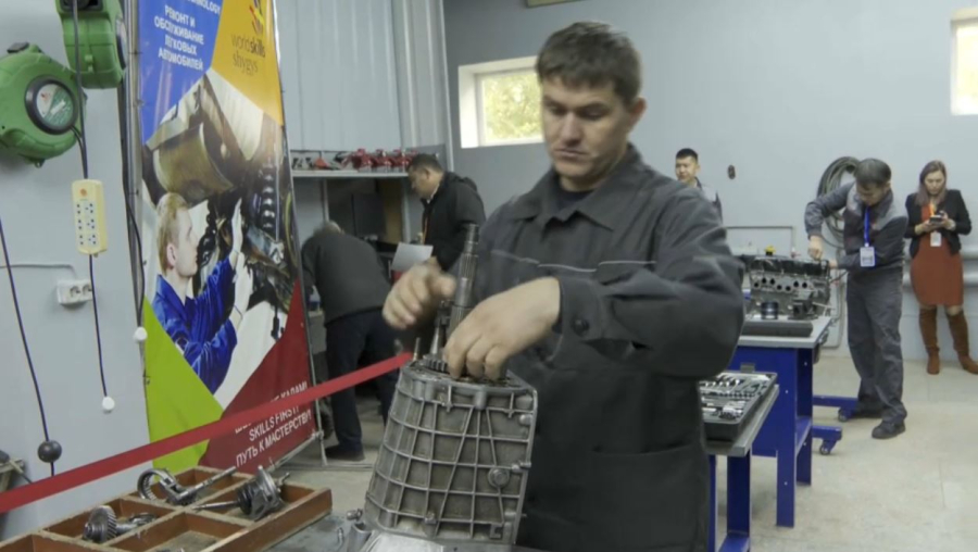 Өскеменде колледж оқытушылары арасында сайыс өтіп жатыр