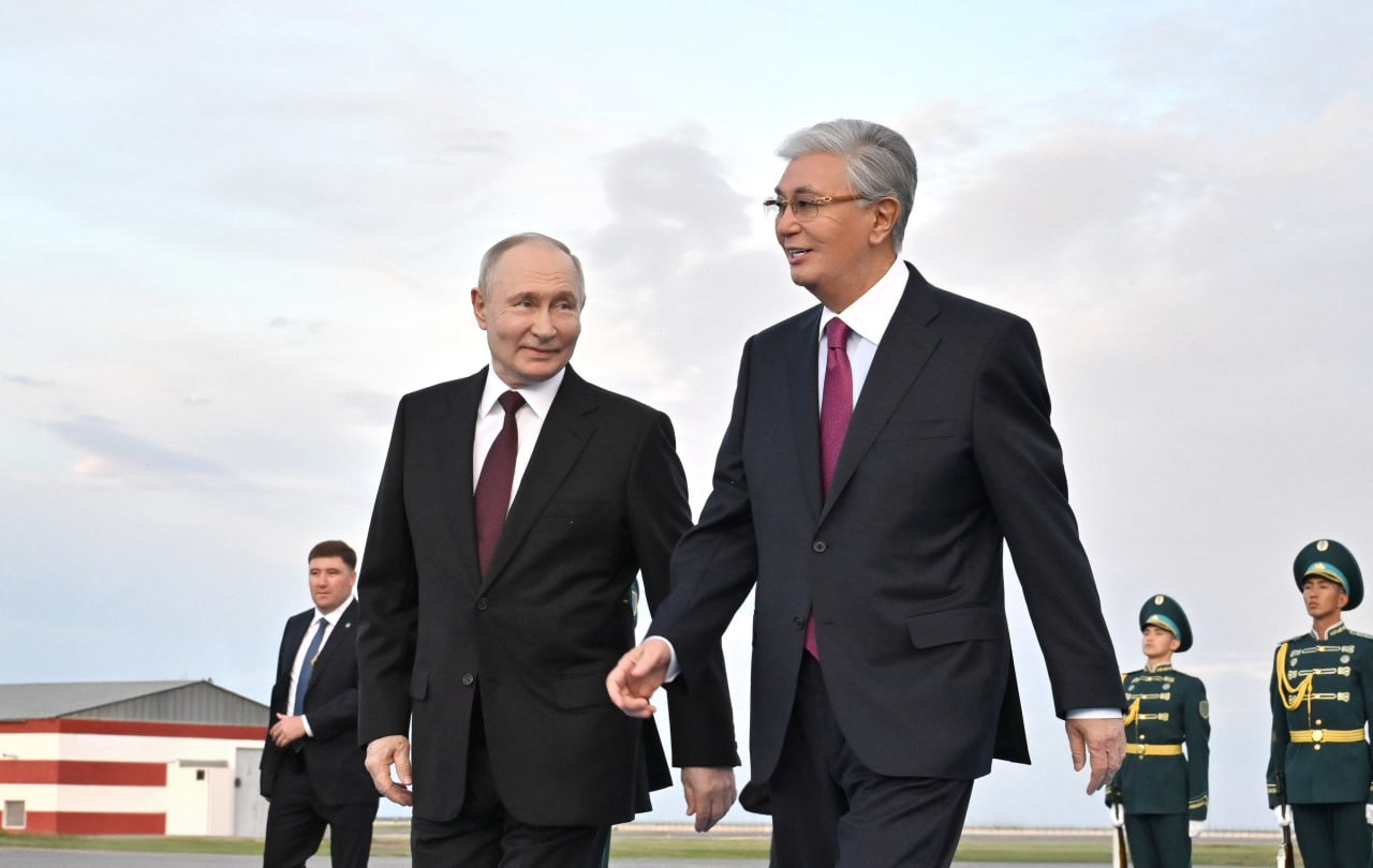 Владимира Путина встретили в аэропорту Астаны