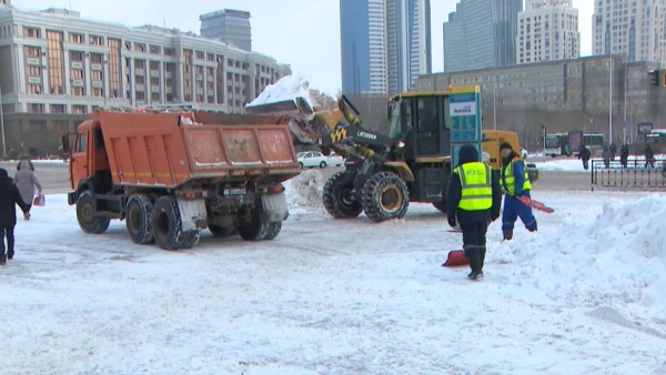 Елордада қар тазалау тәулік бойы жүргізіліп жатыр