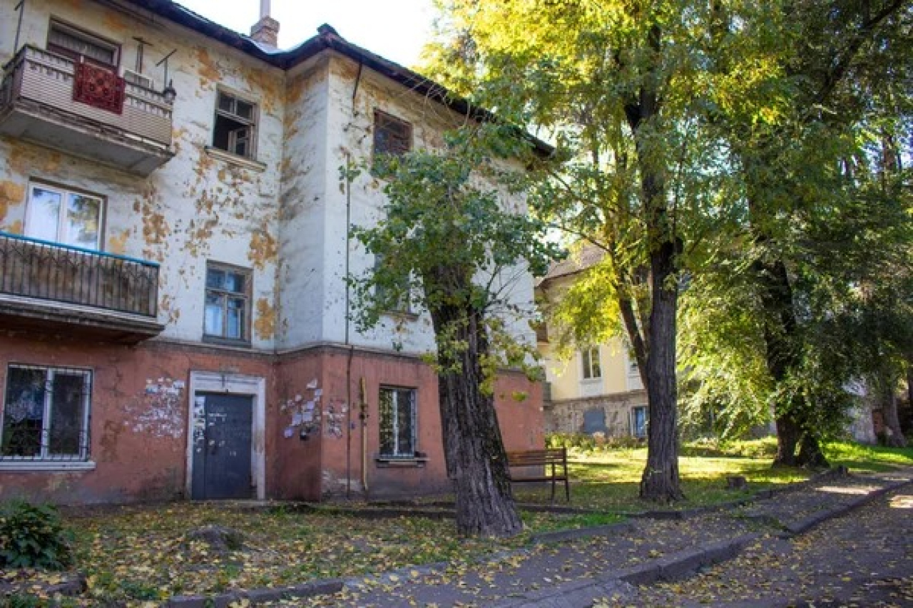 50 жылдан асқан үйлер: Алматыдағы кеңестік тұрғын үй қорының жағдайы қандай?