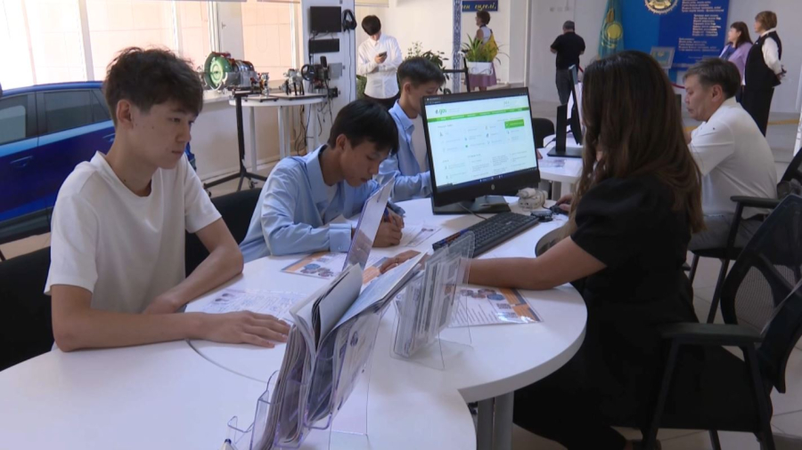 Больше 2 тысяч грантов на обучение в колледжах выделили в области Улытау