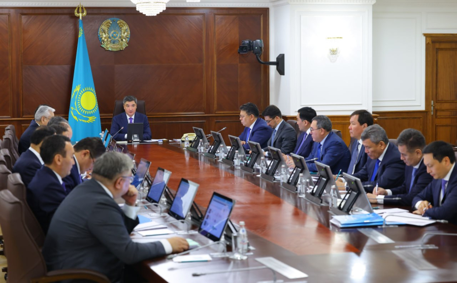Үкімет басшысы әкімдерге инфрақұрылымды жедел жаңғыртуды жүктеді