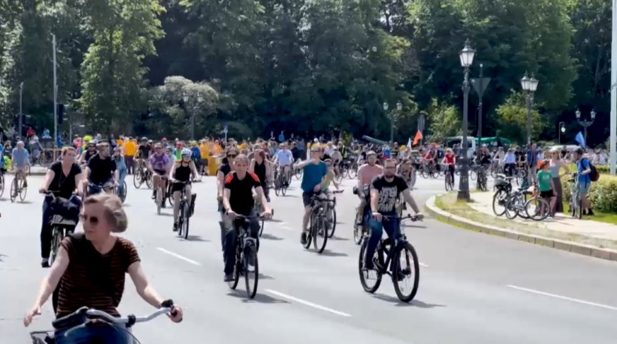 25 тысяч человек вышли на велодемонстрацию в столице Германии