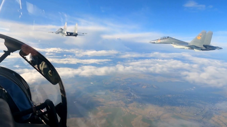 Талдықорғанда әскери авиацияның ұшу жаттығулары өтіп жатыр