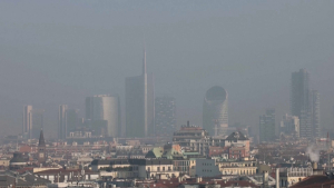 Милан накрыло густым смогом