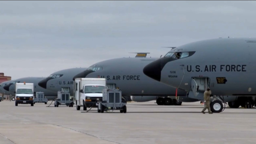 АҚШ-тың 32 ұшағы Таяу Шығысқа аттанды