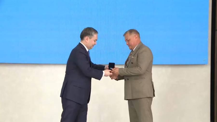 Металлургам вручили государственные награды в Карагандинской области