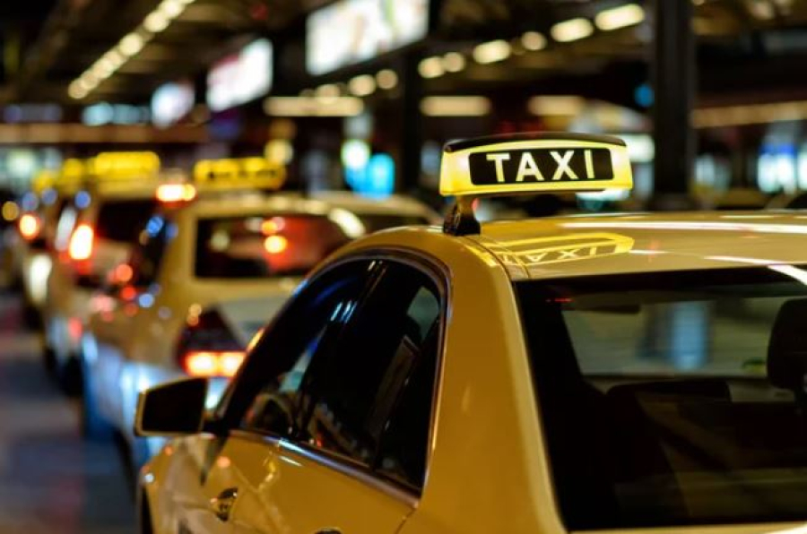 Сколько тратят казахстанцы на автобусы и такси