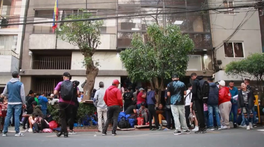 Тысячи венесуэльских мигрантов в Мексике не могут попасть на гуманитарные рейсы