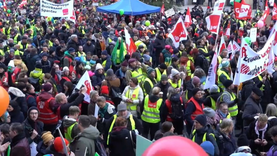 Забастовка учителей и полицейских прошла в Берлине