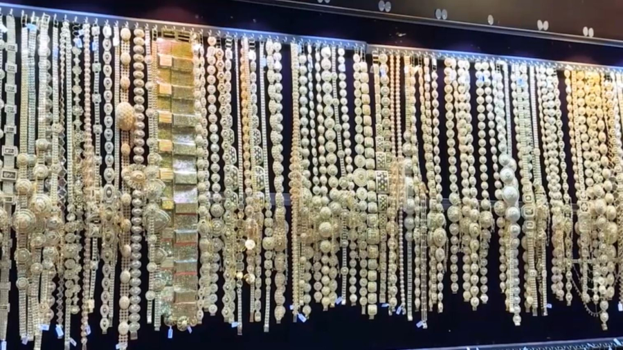 БАӘ-дегі көрмеде алтыннан жасалған бірегей бұйымдар көрсетілді