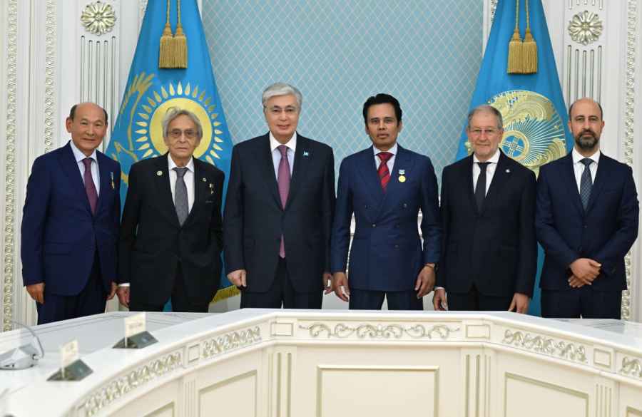 Глава государства встретился с представителями мировой нейрохирургии