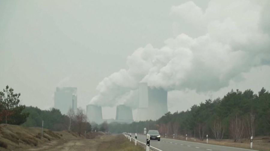 Запасы газа в подземных хранилищах Европы упали до 35%